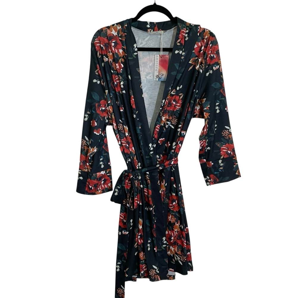 Lightweight and soft Knitted Short Summer Women's Robe with Pockets. XXL. NWT.